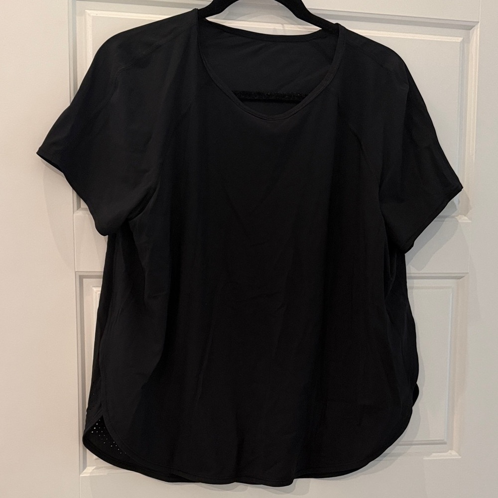 Lululemon - Black Women's Top